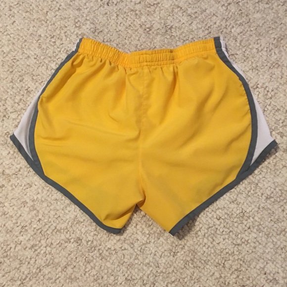 Girls Yellow Nike Shorts - Picture 2 of 5